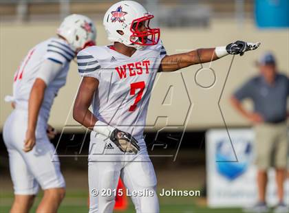 Thumbnail 1 in 2015 All-Star Bayou Bowl photogallery.