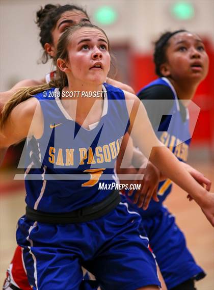 Thumbnail 1 in San Pasqual @ Fallbrook photogallery.