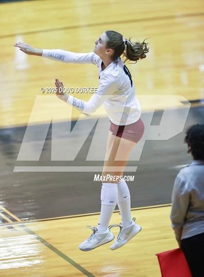 Thumbnail 1 in Memorial vs. Tompkins (UIL 6A D2 Girls Volleyball  Area) photogallery.