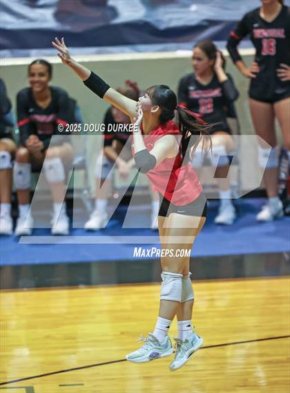 Thumbnail 1 in Memorial vs. Tompkins (UIL Volleyball 6A D2 Area) photogallery.