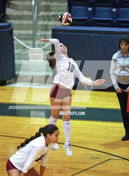 Thumbnail 3 in Memorial vs. Tompkins (UIL Volleyball 6A D2 Area) photogallery.