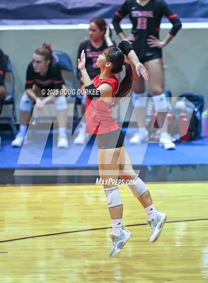 Thumbnail 1 in Memorial vs. Tompkins (UIL 6A D2 Girls Volleyball  Area) photogallery.