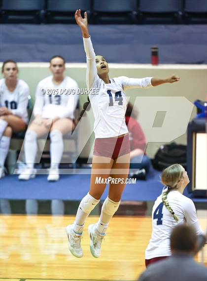 Thumbnail 3 in Memorial vs. Tompkins (UIL 6A D2 Girls Volleyball  Area) photogallery.