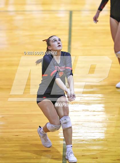 Thumbnail 3 in Memorial vs. Tompkins (UIL Volleyball 6A D2 Area) photogallery.