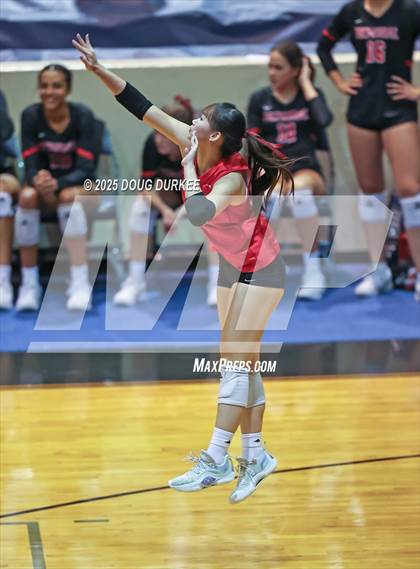 Thumbnail 3 in Memorial vs. Tompkins (UIL Volleyball 6A D2 Area) photogallery.