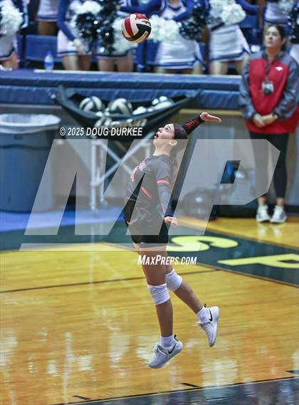 Thumbnail 3 in Memorial vs. Tompkins (UIL Volleyball 6A D2 Area) photogallery.