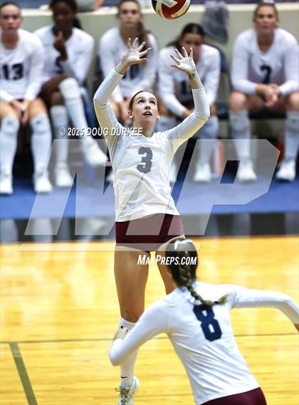 Thumbnail 3 in Memorial vs. Tompkins (UIL 6A D2 Girls Volleyball  Area) photogallery.