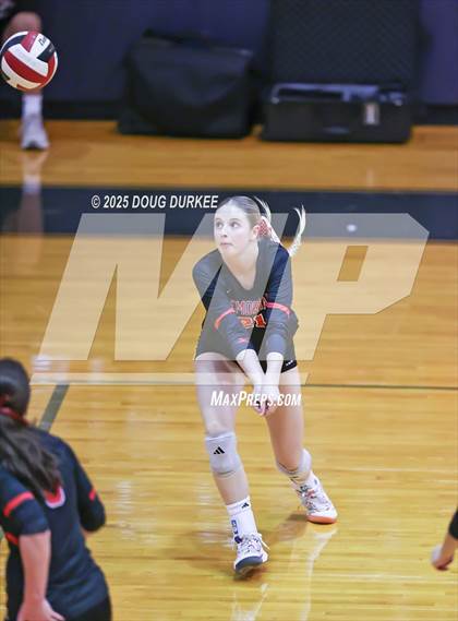 Thumbnail 1 in Memorial vs. Tompkins (UIL Volleyball 6A D2 Area) photogallery.