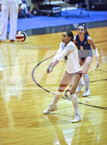 Thumbnail 1 in Memorial vs. Tompkins (UIL Volleyball 6A D2 Area) photogallery.