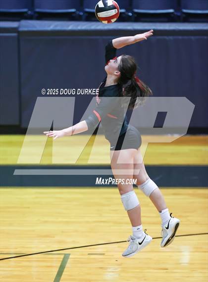 Thumbnail 1 in Memorial vs. Tompkins (UIL 6A D2 Girls Volleyball  Area) photogallery.
