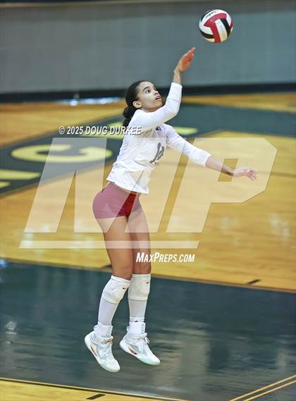 Thumbnail 3 in Memorial vs. Tompkins (UIL Volleyball 6A D2 Area) photogallery.