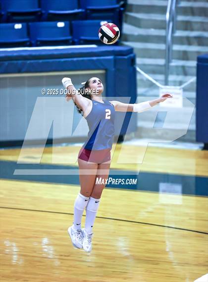 Thumbnail 3 in Memorial vs. Tompkins (UIL 6A D2 Girls Volleyball  Area) photogallery.