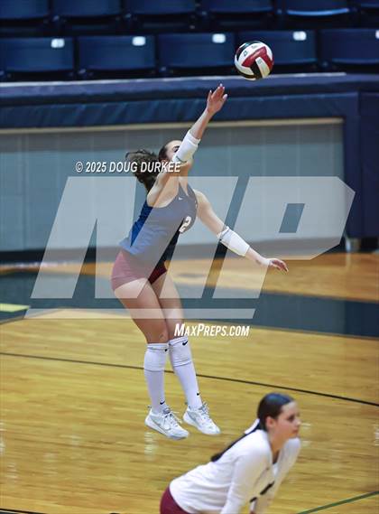 Thumbnail 1 in Memorial vs. Tompkins (UIL 6A D2 Girls Volleyball  Area) photogallery.