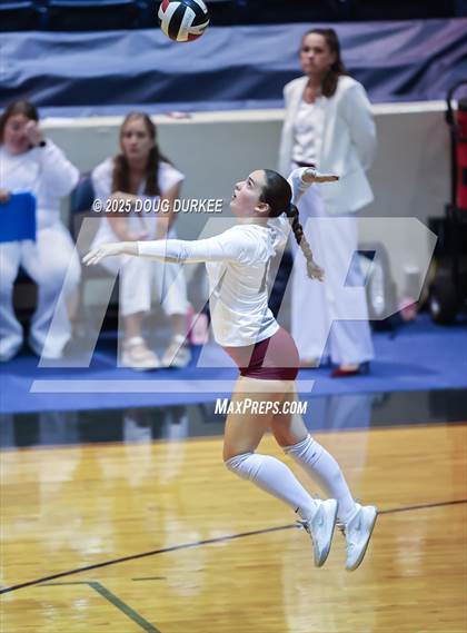 Thumbnail 1 in Memorial vs. Tompkins (UIL 6A D2 Girls Volleyball  Area) photogallery.