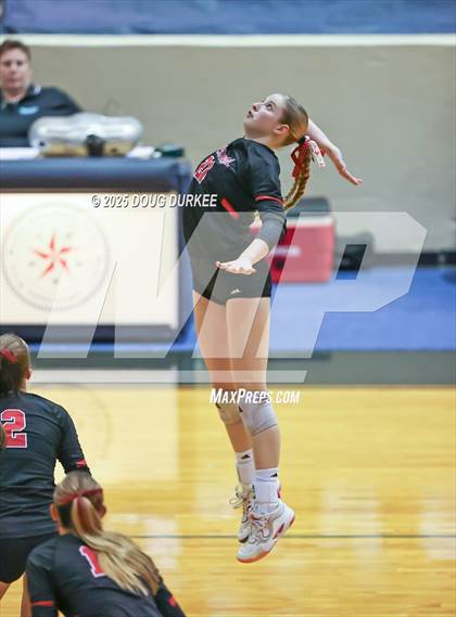 Thumbnail 2 in Memorial vs. Tompkins (UIL 6A D2 Girls Volleyball  Area) photogallery.