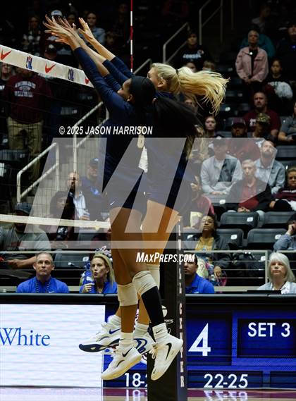 Thumbnail 1 in A&M Consolidated vs. Dallas Highland Park (UIL 5A D2 Volleyball Final) photogallery.
