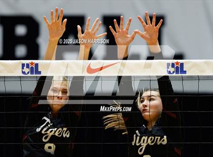 Thumbnail 1 in A&M Consolidated vs. Dallas Highland Park (UIL 5A D2 Volleyball Final) photogallery.