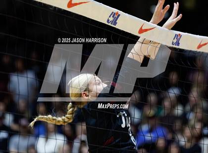 Thumbnail 3 in A&M Consolidated vs. Dallas Highland Park (UIL 5A D2 Volleyball Final) photogallery.