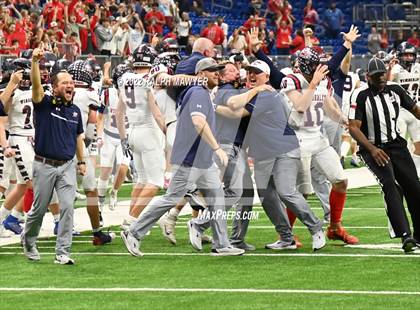 Thumbnail 3 in Cuero vs. Wimberley photogallery.