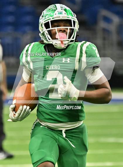 Thumbnail 2 in Cuero vs. Wimberley photogallery.