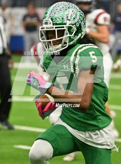Thumbnail 1 in Cuero vs. Wimberley photogallery.