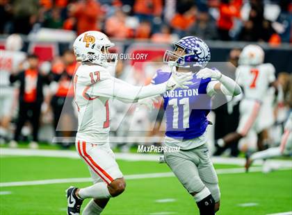 Thumbnail 1 in La Porte @ Angleton (UIL 5A D1 Football Region Quarterfinal) photogallery.