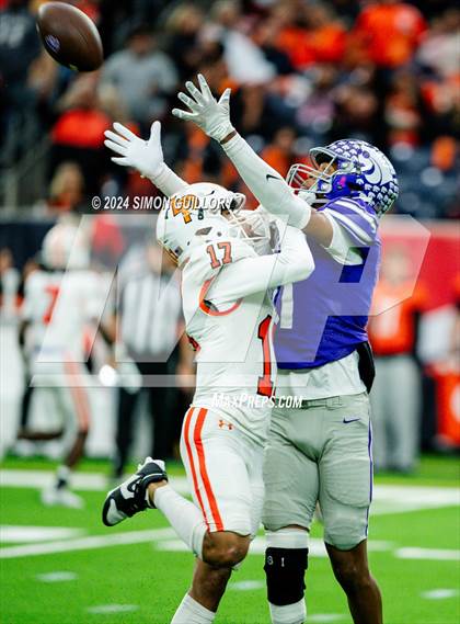 Thumbnail 2 in La Porte @ Angleton (UIL 5A D1 Football Region Quarterfinal) photogallery.