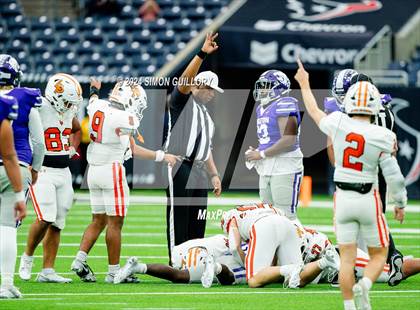 Thumbnail 3 in La Porte @ Angleton (UIL 5A D1 Football Region Quarterfinal) photogallery.