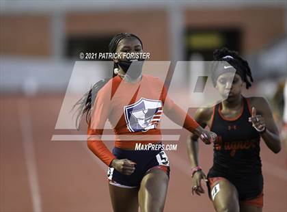 Thumbnail 2 in Alamo Heights Relays 8 photogallery.