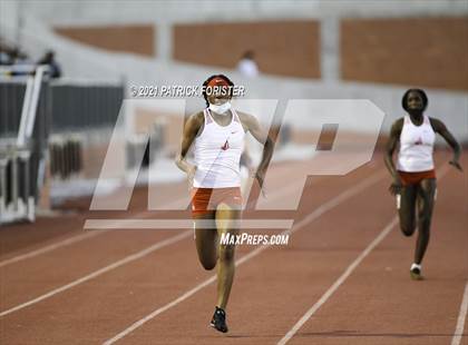 Thumbnail 1 in Alamo Heights Relays 8 photogallery.