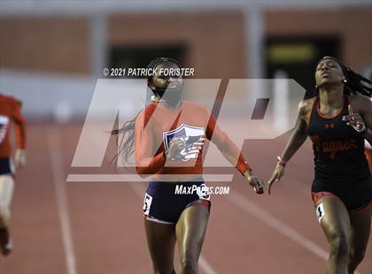 Thumbnail 1 in Alamo Heights Relays 8 photogallery.
