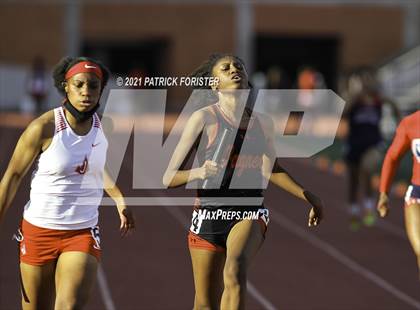 Thumbnail 3 in Alamo Heights Relays 8 photogallery.