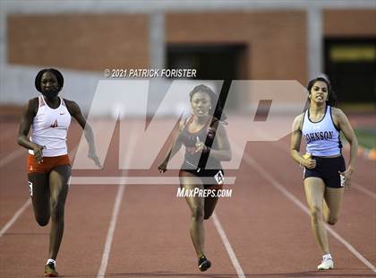 Thumbnail 1 in Alamo Heights Relays 8 photogallery.
