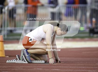 Thumbnail 2 in Alamo Heights Relays 8 photogallery.
