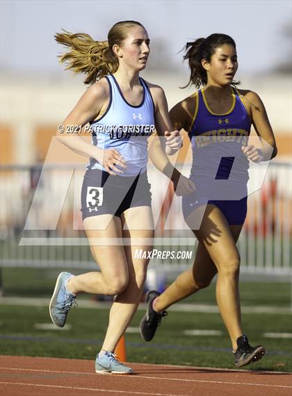 Thumbnail 3 in Alamo Heights Relays 8 photogallery.