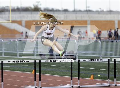 Thumbnail 1 in Alamo Heights Relays 8 photogallery.