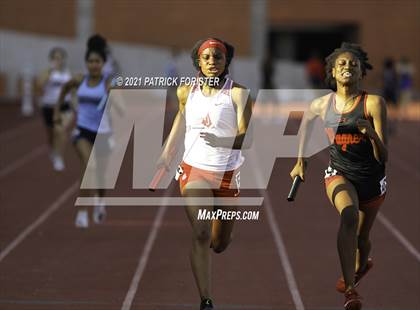 Thumbnail 1 in Alamo Heights Relays 8 photogallery.