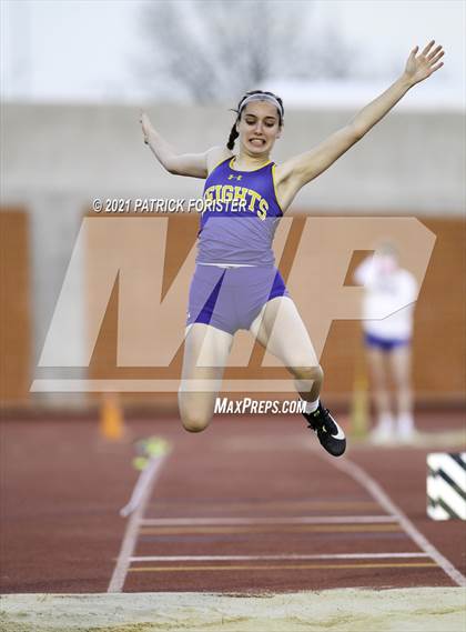 Thumbnail 3 in Alamo Heights Relays 8 photogallery.