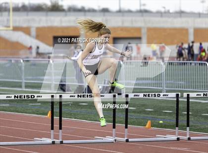 Thumbnail 2 in Alamo Heights Relays 8 photogallery.