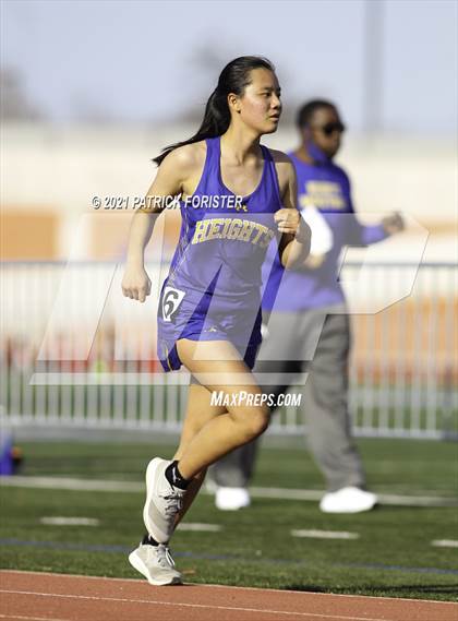 Thumbnail 1 in Alamo Heights Relays 8 photogallery.