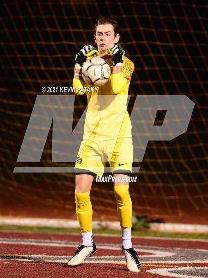 Thumbnail 2 in Wethersfield vs. Guilford (CIAC Class L Semifinal) photogallery.