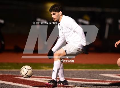 Thumbnail 3 in Wethersfield vs. Guilford (CIAC Class L Semifinal) photogallery.