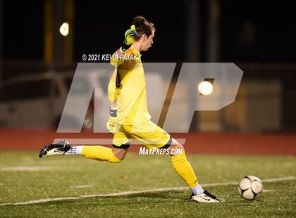 Thumbnail 3 in Wethersfield vs. Guilford (CIAC Class L Semifinal) photogallery.