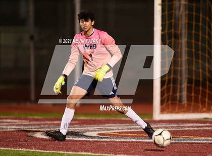 Thumbnail 1 in Wethersfield vs. Guilford (CIAC Class L Semifinal) photogallery.