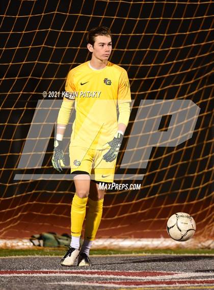 Thumbnail 3 in Wethersfield vs. Guilford (CIAC Class L Semifinal) photogallery.