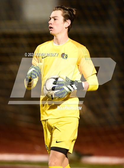 Thumbnail 1 in Wethersfield vs. Guilford (CIAC Class L Semifinal) photogallery.