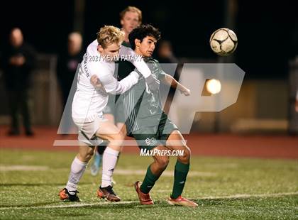 Thumbnail 1 in Wethersfield vs. Guilford (CIAC Class L Semifinal) photogallery.
