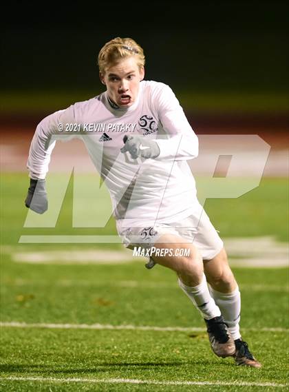 Thumbnail 1 in Wethersfield vs. Guilford (CIAC Class L Semifinal) photogallery.