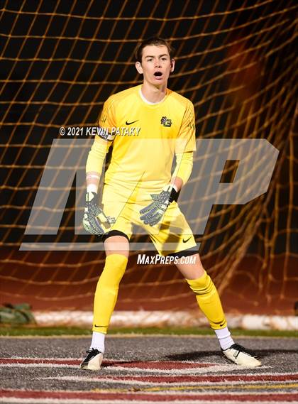 Thumbnail 1 in Wethersfield vs. Guilford (CIAC Class L Semifinal) photogallery.