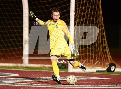 Thumbnail 2 in Wethersfield vs. Guilford (CIAC Class L Semifinal) photogallery.